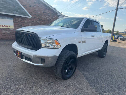 2016 RAM 1500 SLT