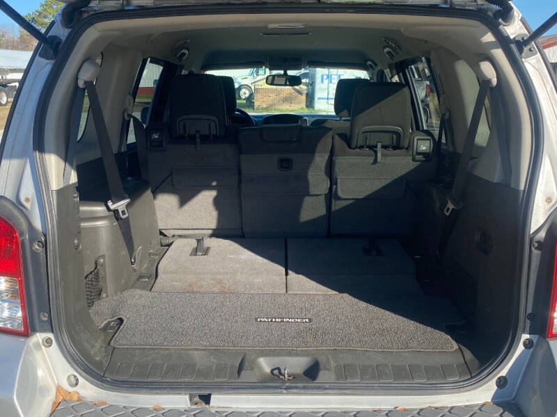 2012 Nissan Pathfinder LE