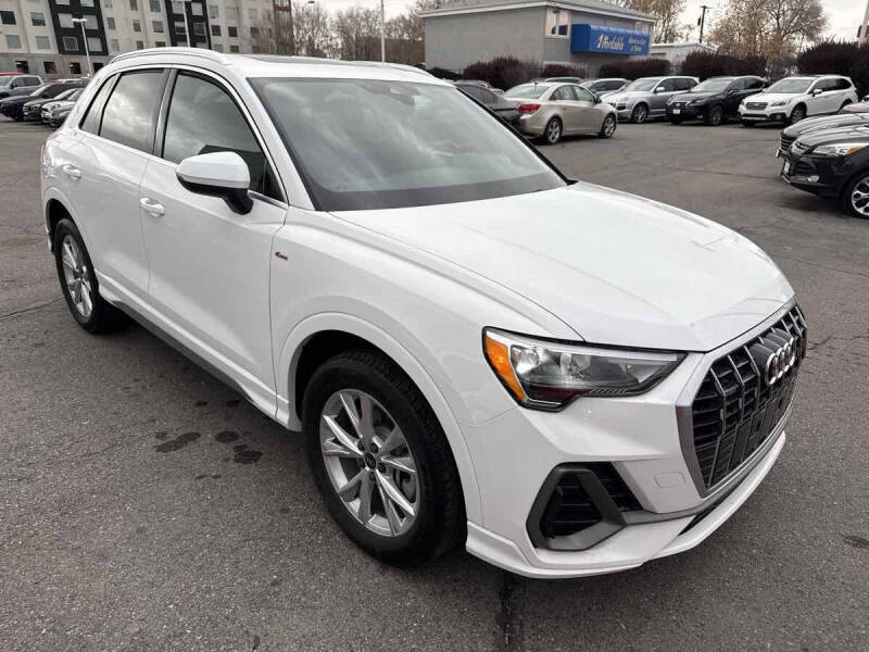 2022 Audi Q3 quattro S line Premium 45 TFSI
