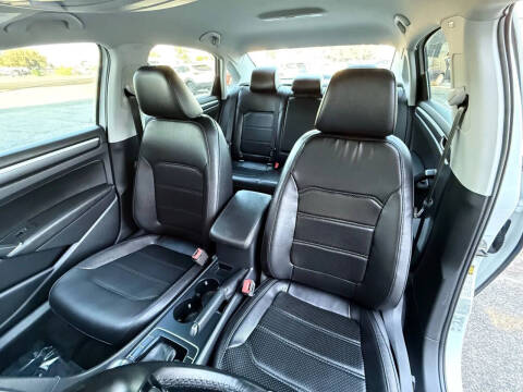 2017 Volkswagen Passat 1.8T R-Line