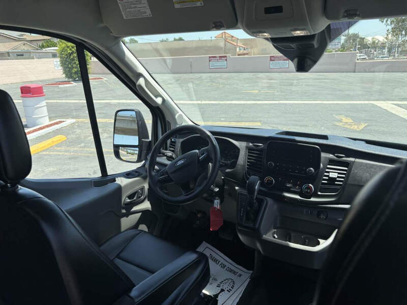 2025 Ford Transit 250