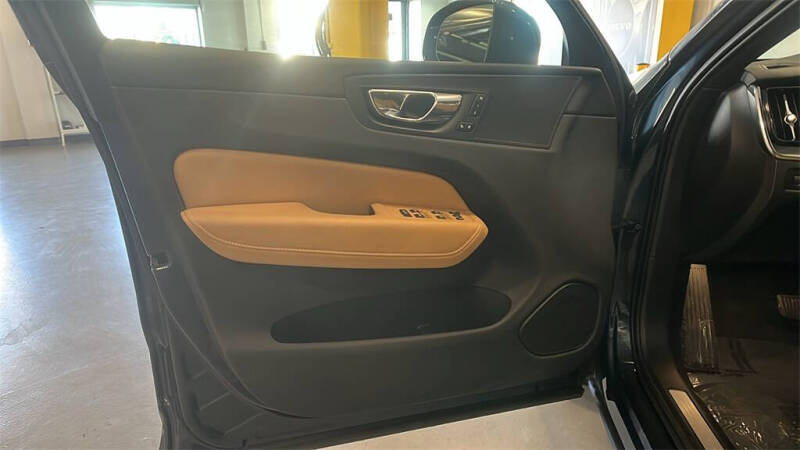 2020 Volvo XC60 T5 Momentum