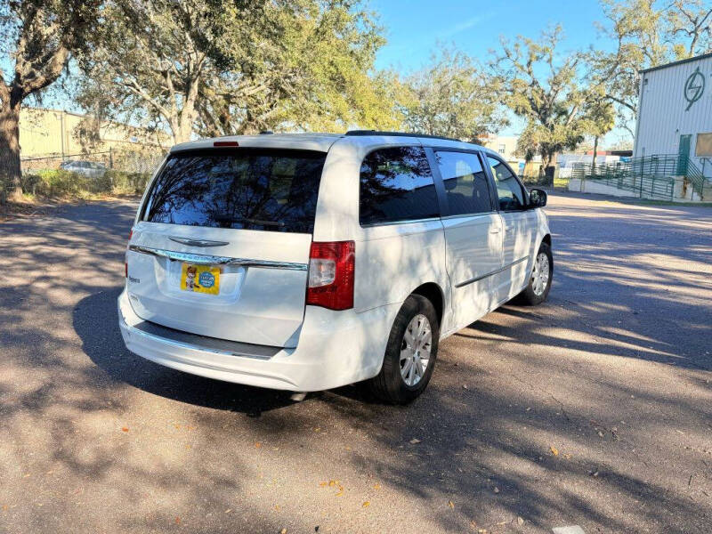 2014 Chrysler Town and Country Touring