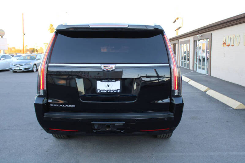 2018 Cadillac Escalade ESV Luxury