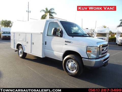 2010 Ford E-350 for sale at Town Cars Auto Sales in West Palm Beach FL