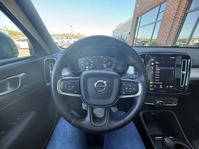 2020 Volvo XC40 T5 Momentum