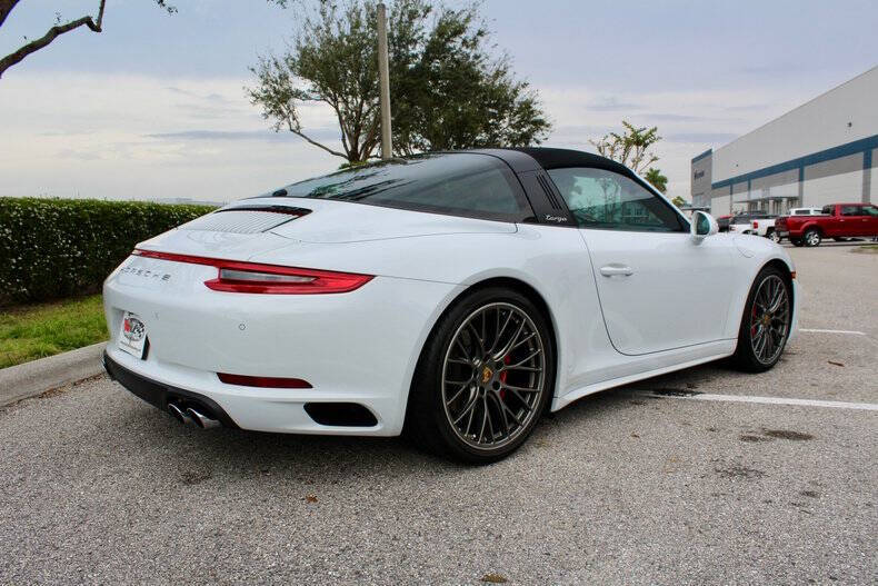 2018 Porsche 911