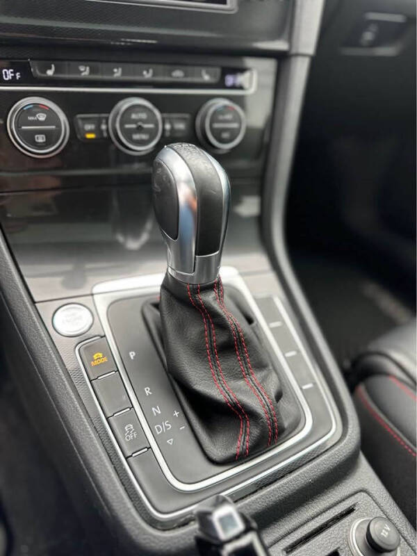 2016 Volkswagen Golf GTI Autobahn