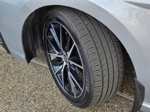 2024 Toyota Camry Hybrid SE