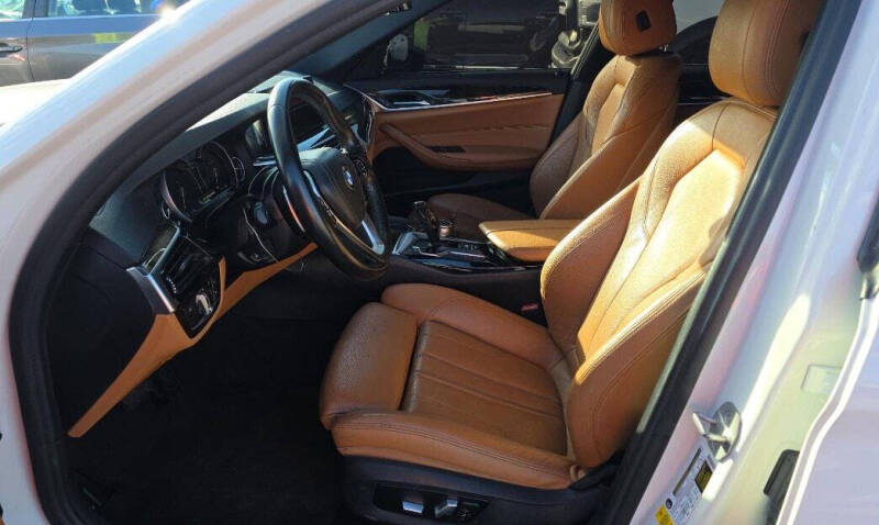 2018 BMW 5 Series 540i