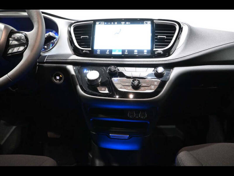 2024 Chrysler Pacifica Touring