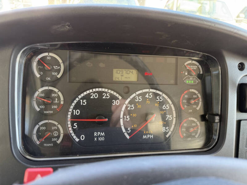 2014 Freightliner M2 106