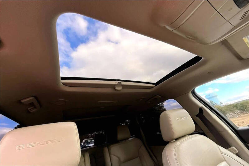 2017 GMC Acadia Denali