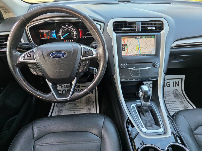 2015 Ford Fusion SE