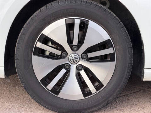 2017 Volkswagen e-Golf SE