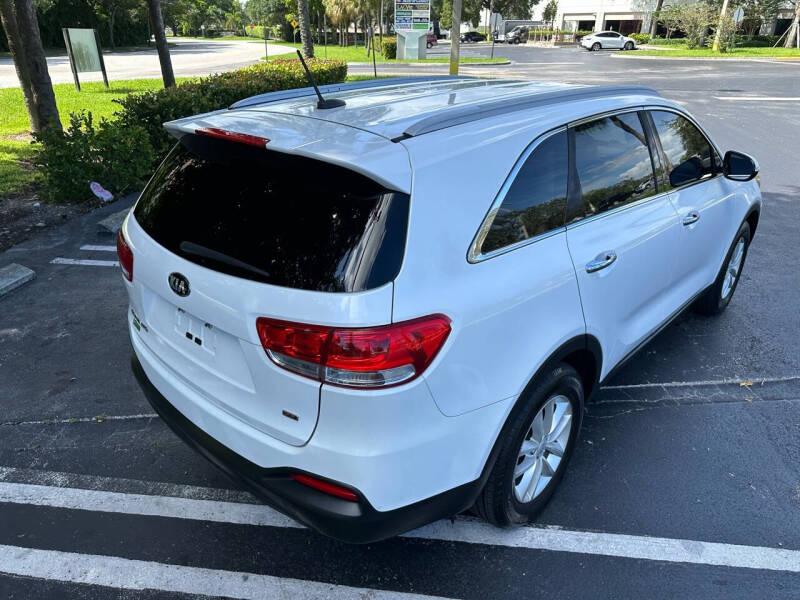 2017 Kia Sorento LX