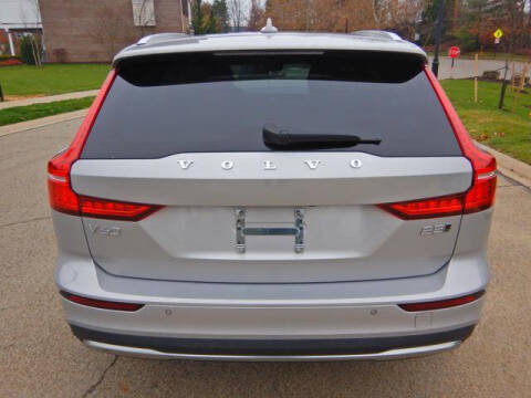 2025 Volvo V60 Cross Country B5 Ultra