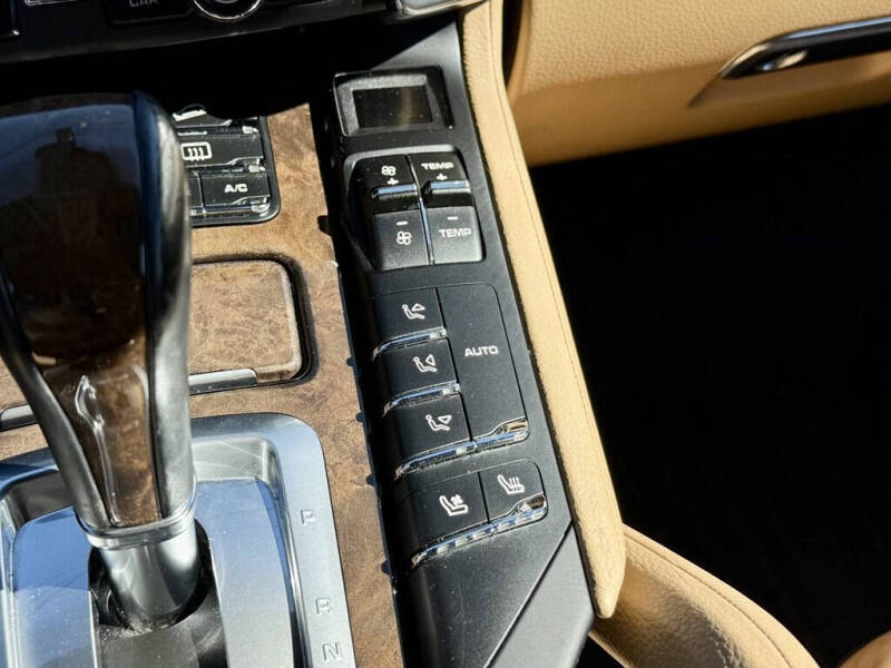 2016 Porsche Cayenne S E-Hybrid