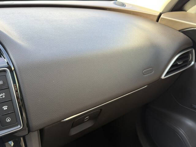 2018 Jaguar F-PACE 25t Prestige