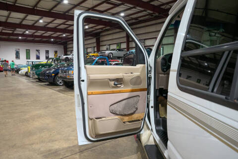2002 Ford E-Series E-150