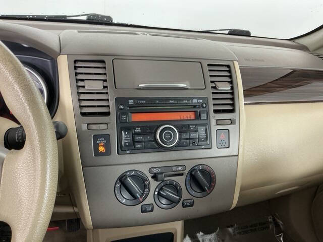 2011 Nissan Versa 1.8 SL