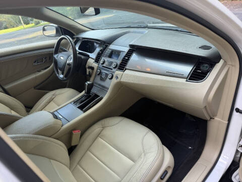 2015 Ford Taurus SEL