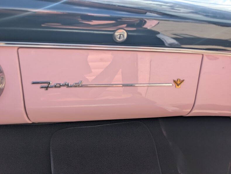 1955 Ford Sunliner