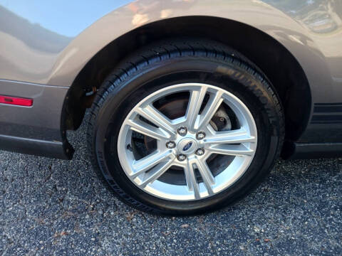 2010 Ford Mustang V6