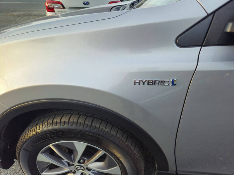 2017 Toyota RAV4 Hybrid XLE