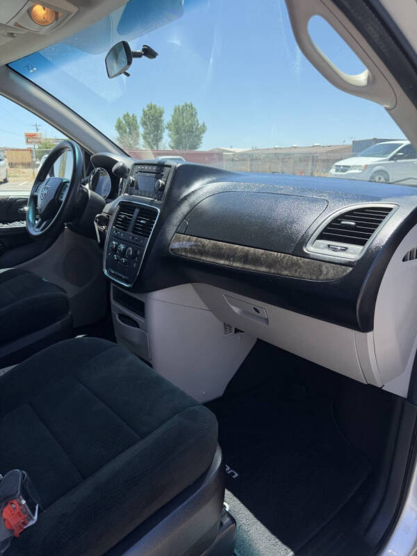 2011 Dodge Grand Caravan Express - Photo 18