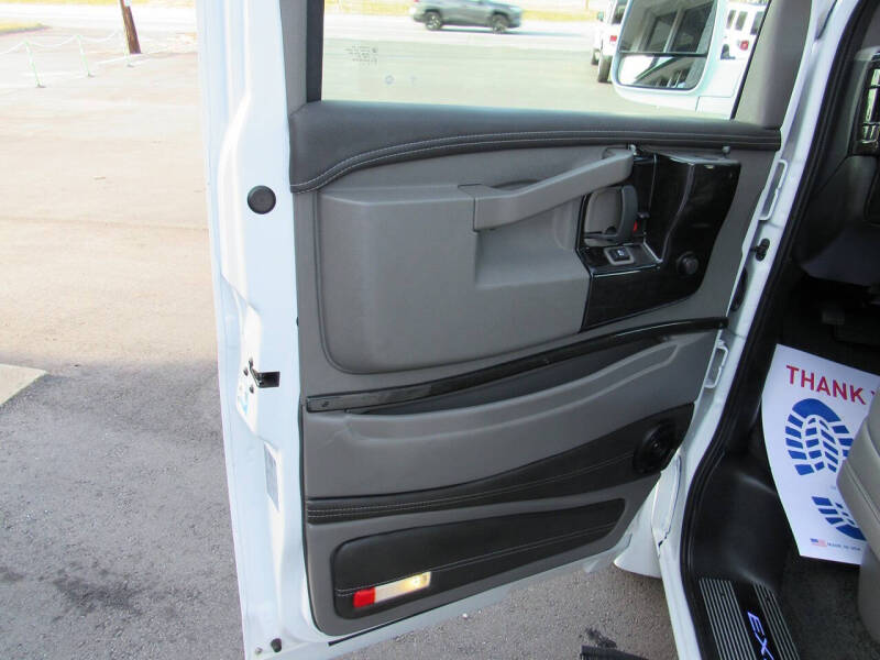 2020 GMC Savana 2500