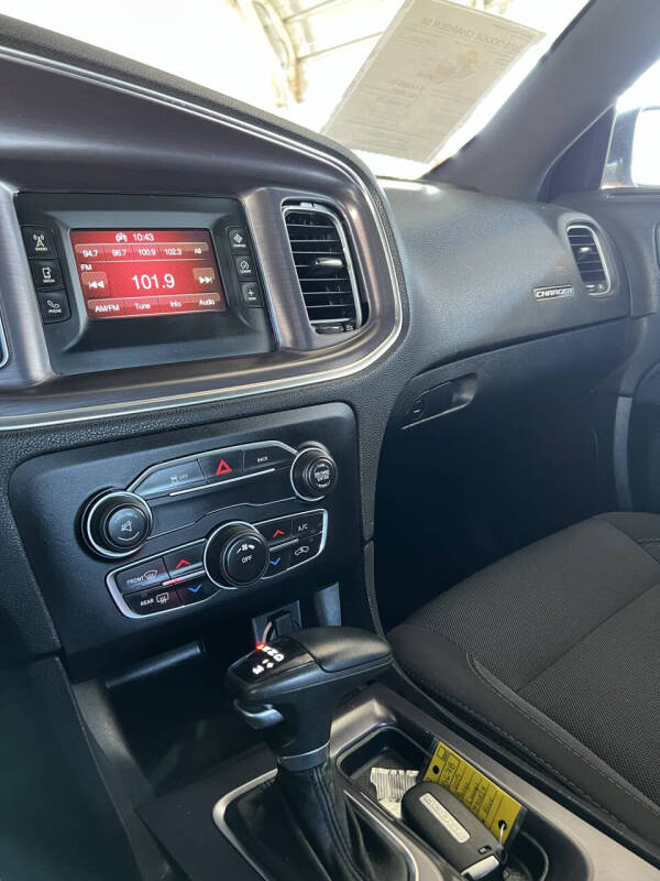 2015 Dodge Charger SE