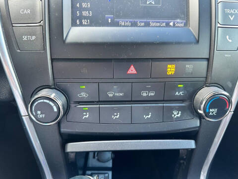 2017 Toyota Camry SE