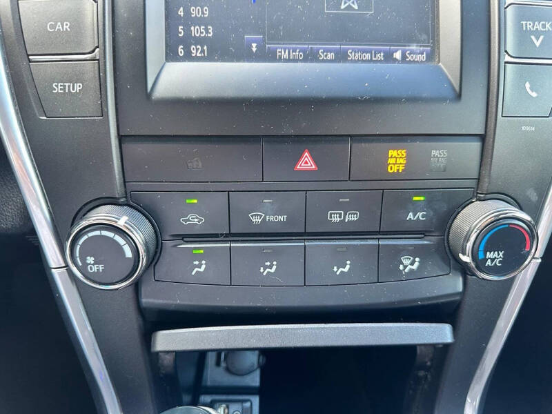 2017 Toyota Camry SE