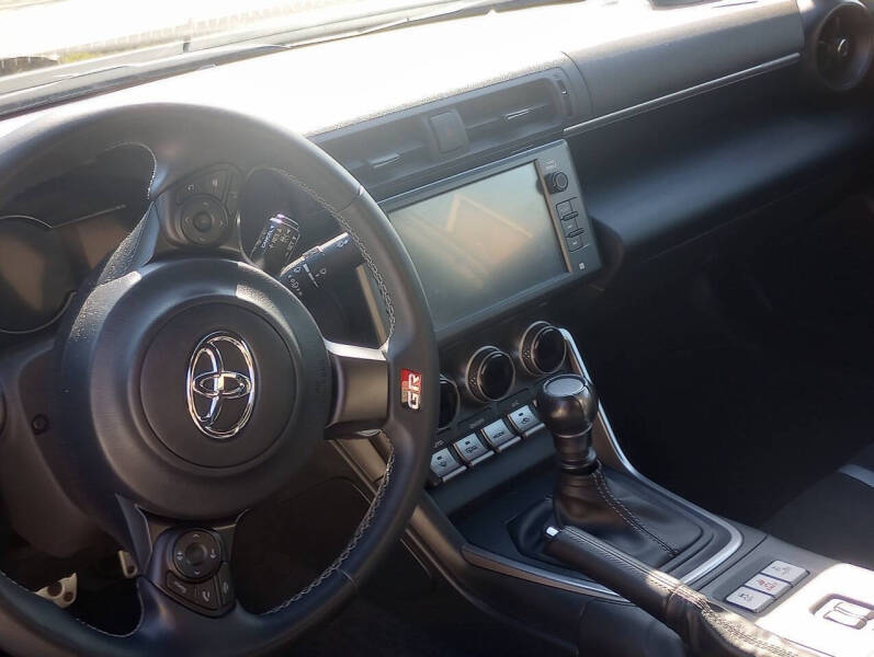 2024 Toyota GR86 Premium