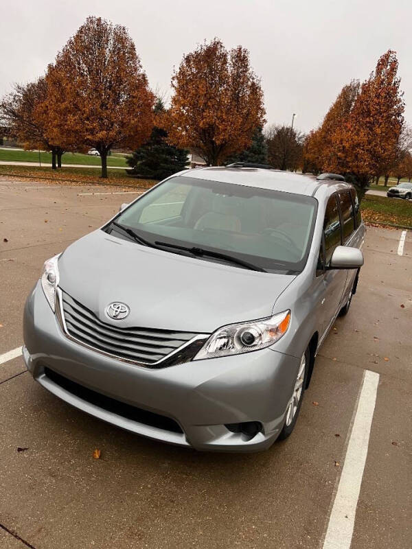 2017 Toyota Sienna LE 7-Passenger