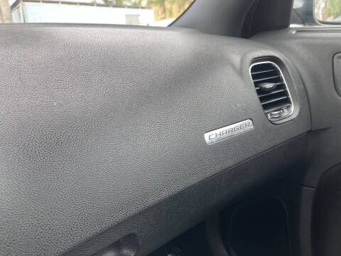 2011 Dodge Charger SE