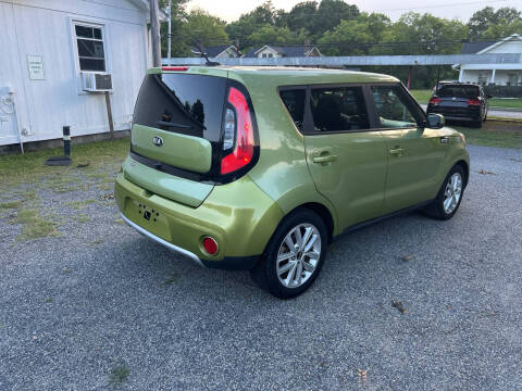 2017 Kia Soul +