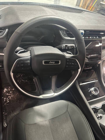 2023 Jeep Grand Cherokee Laredo