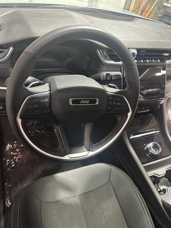 2023 Jeep Grand Cherokee Laredo