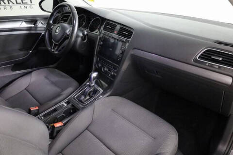 2017 Volkswagen e-Golf SE