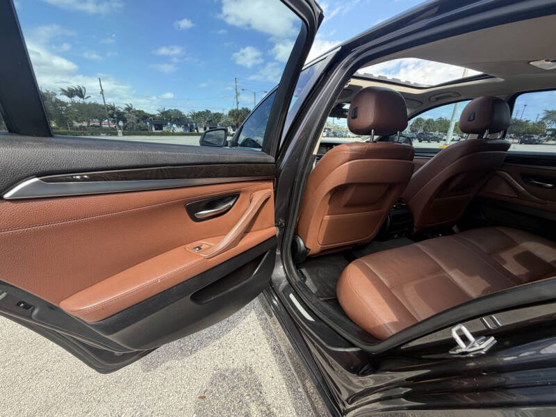 2015 BMW 5 Series 528i