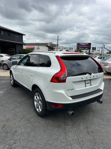 2013 Volvo XC60 3.2 Platinum
