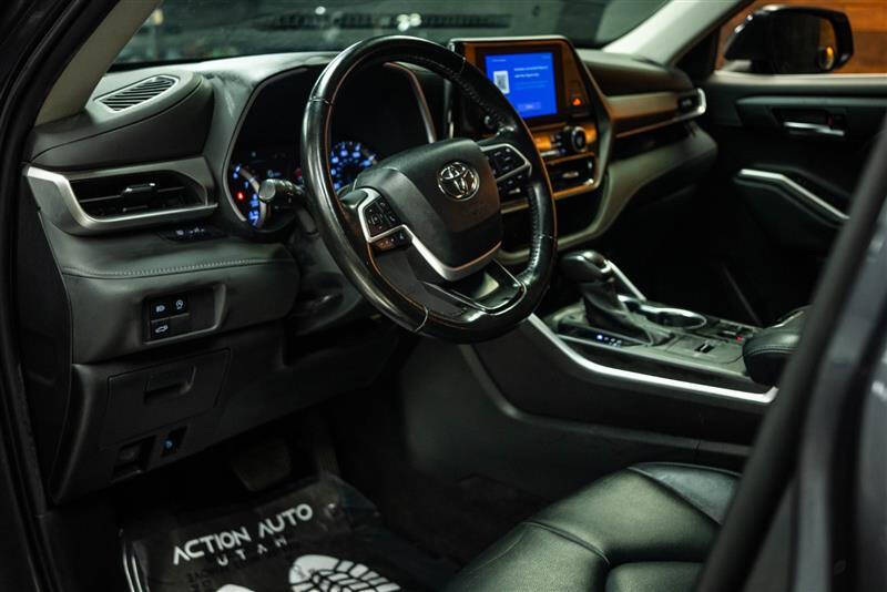 2023 Toyota Highlander XLE