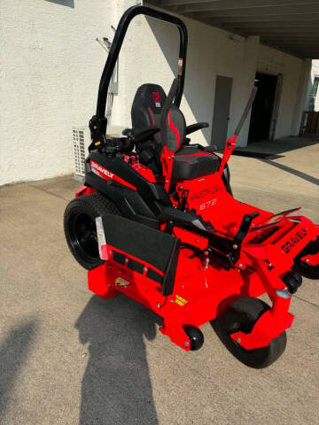 2025 Gravely PRO TURN 672 72"