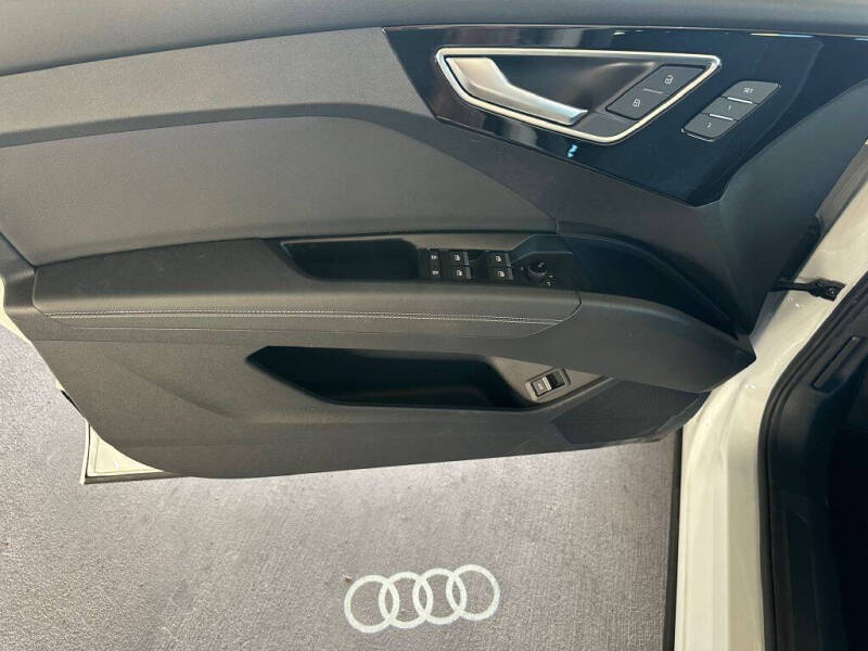 2024 Audi Q4 e-tron quattro Premium Plus 55