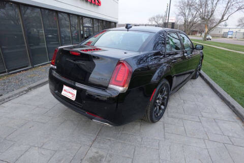 2023 Chrysler 300 Touring L