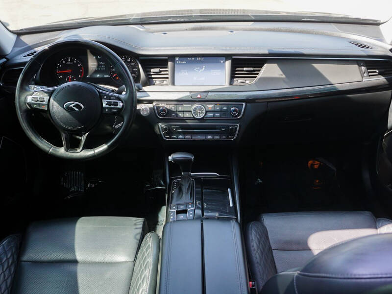 2017 Kia Cadenza Limited