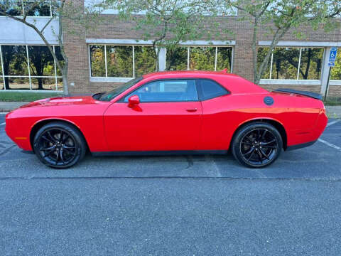 2016 Dodge Challenger SXT Plus