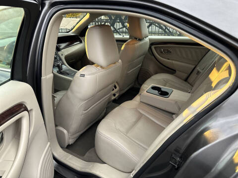 2011 Ford Taurus Limited